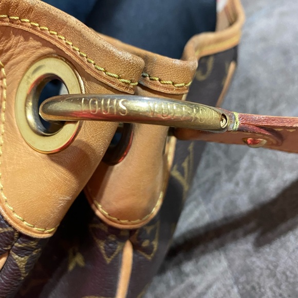 LOUIS VUITTON GALLIERA - Picture 13 of 13